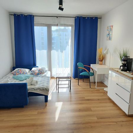 Uroczy Apartament Z Miejscem Na Auto W Garazu Apartment Varşovia Exterior foto