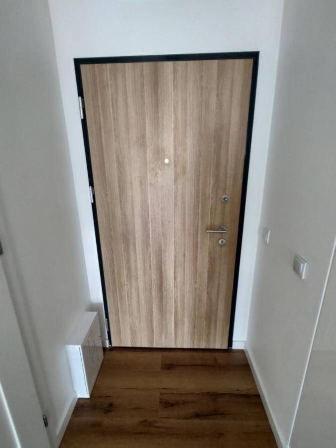Uroczy Apartament Z Miejscem Na Auto W Garazu Apartment Varşovia Exterior foto