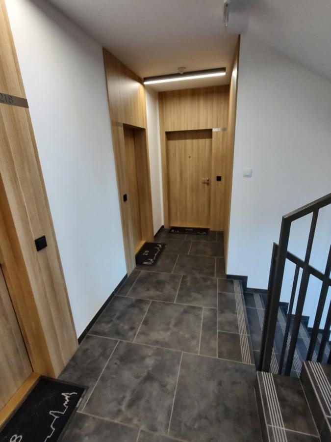 Uroczy Apartament Z Miejscem Na Auto W Garazu Apartment Varşovia Exterior foto