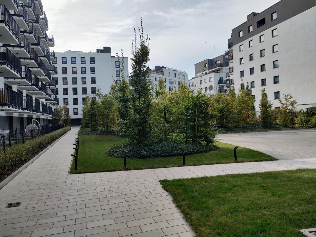 Uroczy Apartament Z Miejscem Na Auto W Garazu Apartment Varşovia Exterior foto