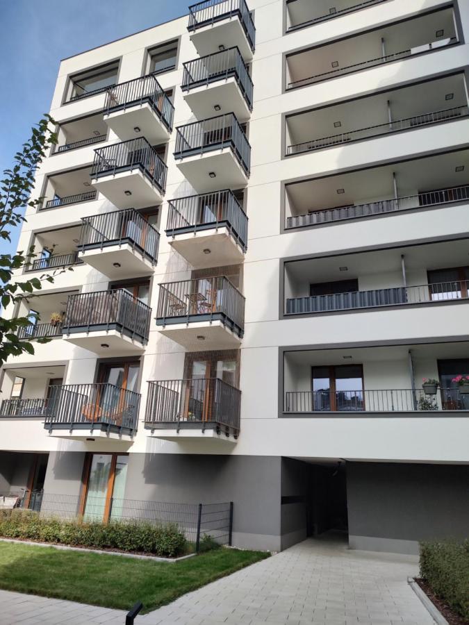 Uroczy Apartament Z Miejscem Na Auto W Garazu Apartment Varşovia Exterior foto