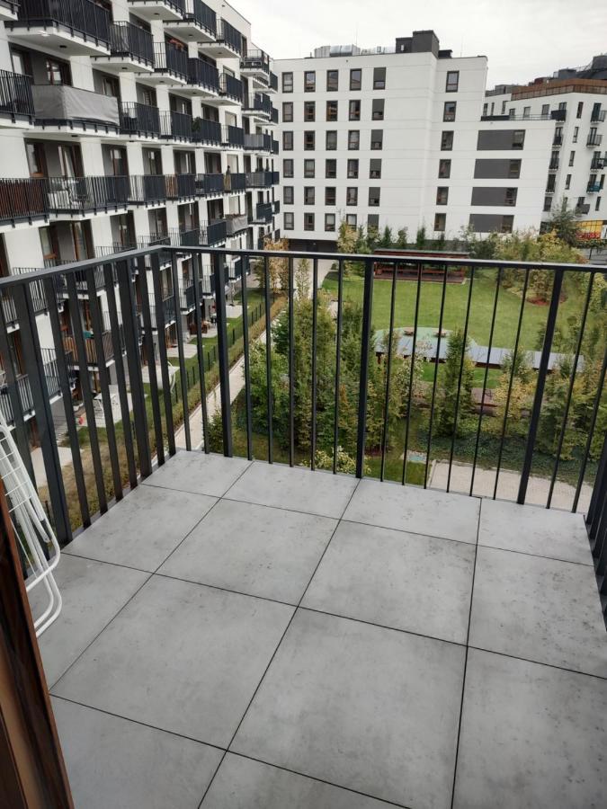 Uroczy Apartament Z Miejscem Na Auto W Garazu Apartment Varşovia Exterior foto