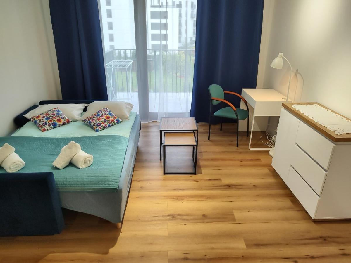 Uroczy Apartament Z Miejscem Na Auto W Garazu Apartment Varşovia Exterior foto