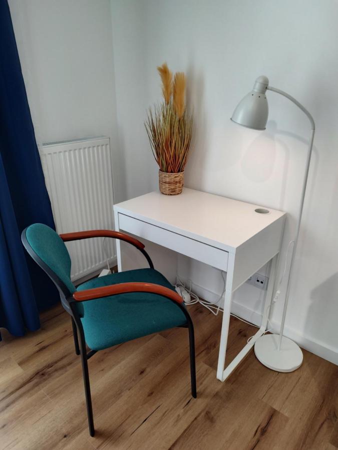 Uroczy Apartament Z Miejscem Na Auto W Garazu Apartment Varşovia Exterior foto
