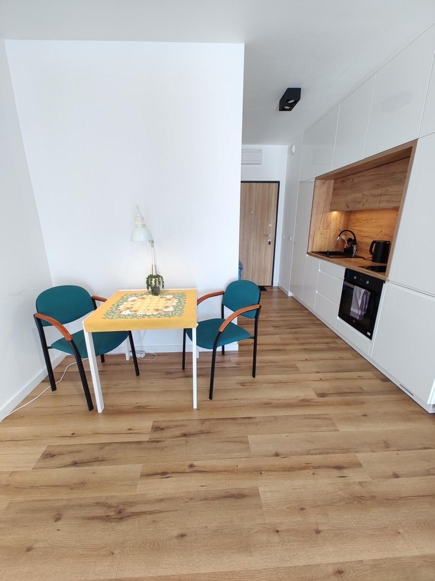 Uroczy Apartament Z Miejscem Na Auto W Garazu Apartment Varşovia Exterior foto